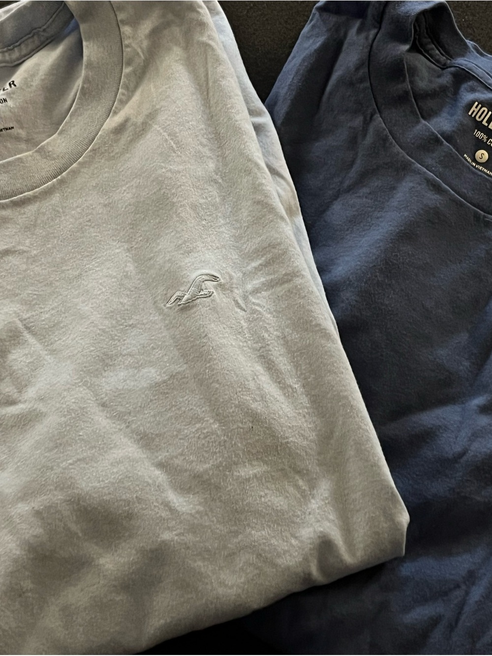 Hollister Short Sleeve Crew Tee in Navy and Light Gray
